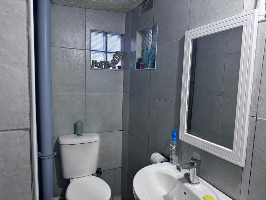 4 Bedroom Property for Sale in Westridge Western Cape